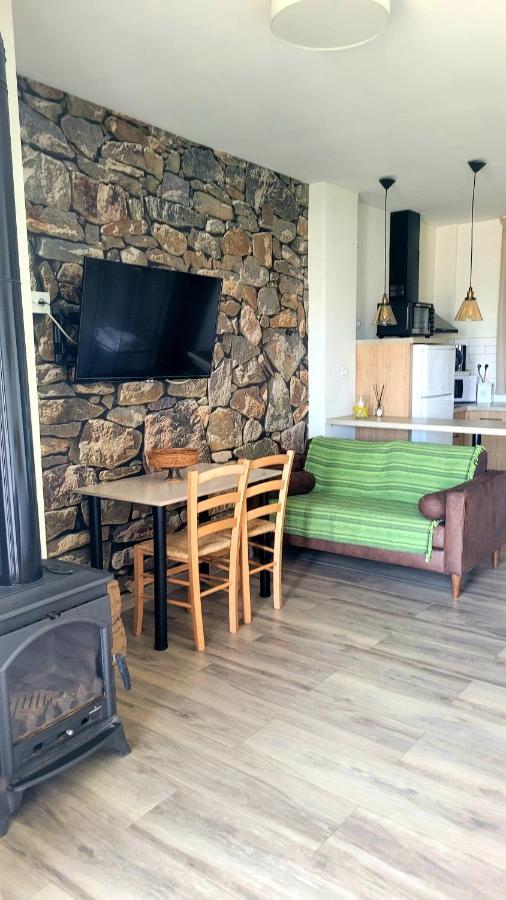 Casas del Cerro Casas Rurales Maribel - Complejo Moradas Del Cerro 1 - Suites Con Jacuzzi En Alcala Del Jucar מראה חיצוני תמונה