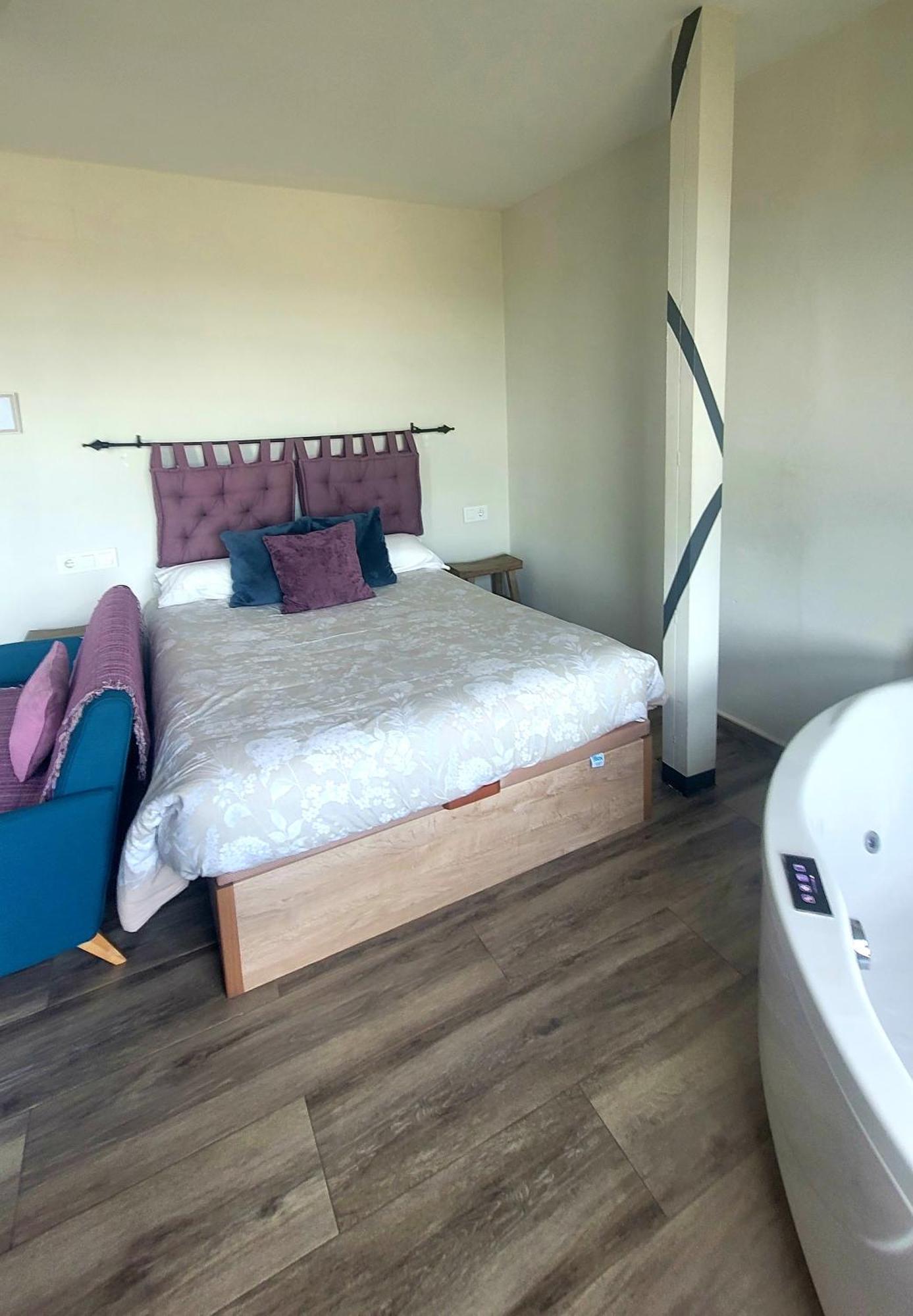 Casas del Cerro Casas Rurales Maribel - Complejo Moradas Del Cerro 1 - Suites Con Jacuzzi En Alcala Del Jucar חדר תמונה