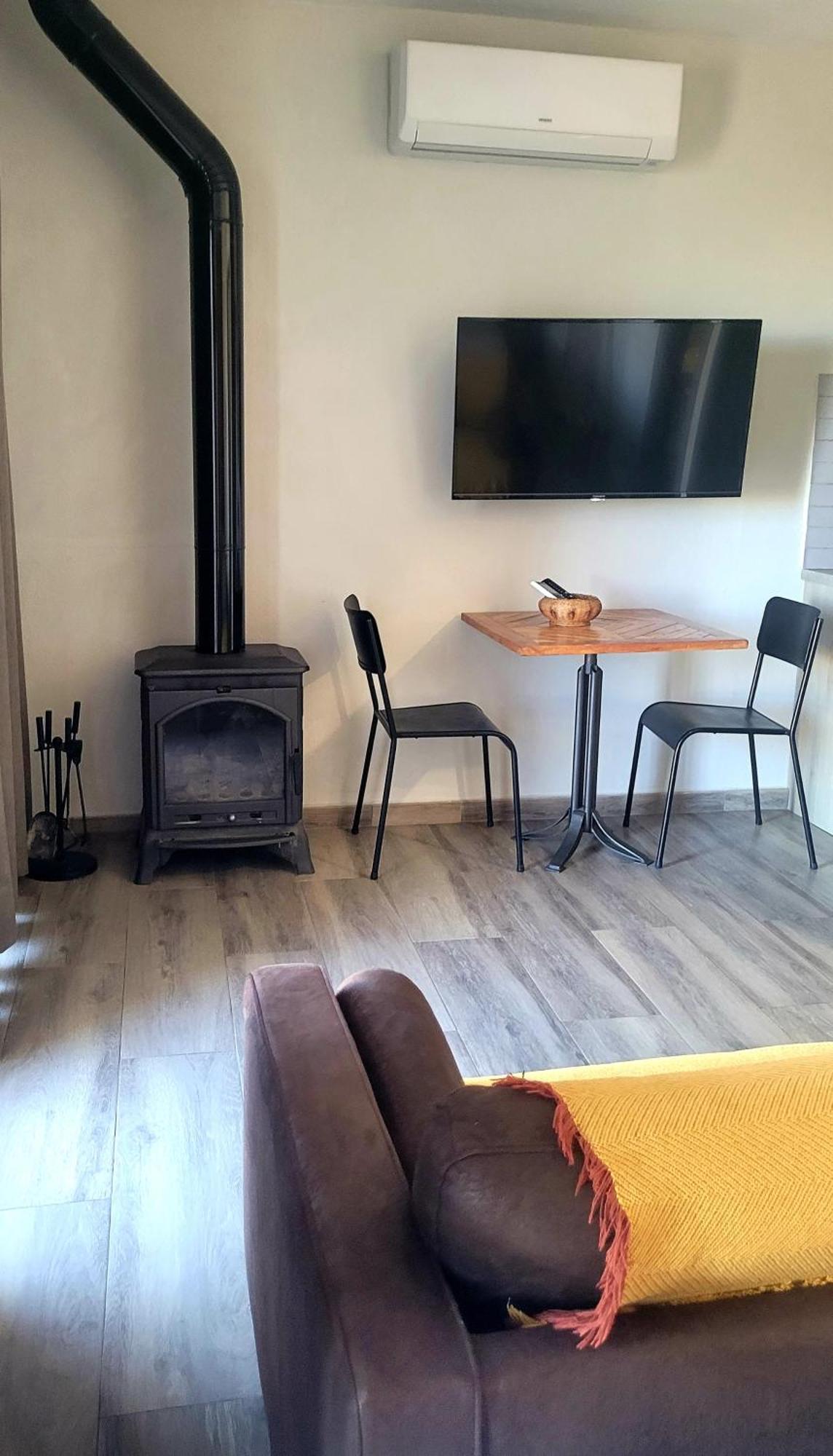 Casas del Cerro Casas Rurales Maribel - Complejo Moradas Del Cerro 1 - Suites Con Jacuzzi En Alcala Del Jucar חדר תמונה