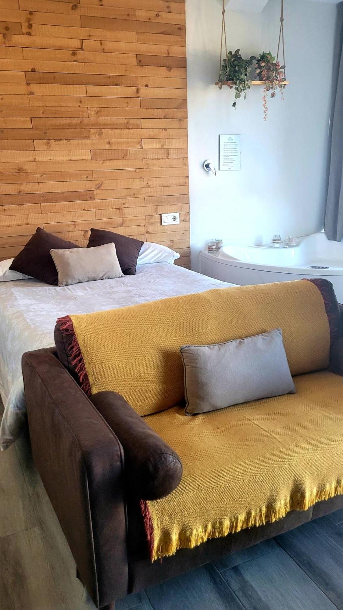 Casas del Cerro Casas Rurales Maribel - Complejo Moradas Del Cerro 1 - Suites Con Jacuzzi En Alcala Del Jucar חדר תמונה